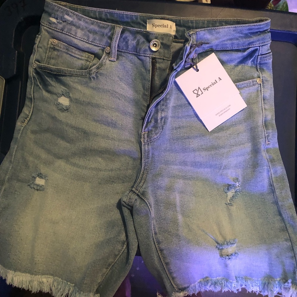 Special A jean shorts women’s size medium 29 waist  new with tags light denim